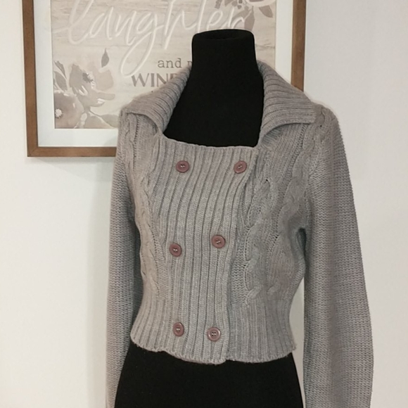 H & M Cable Knit Crop Sweater - Picture 4 of 8